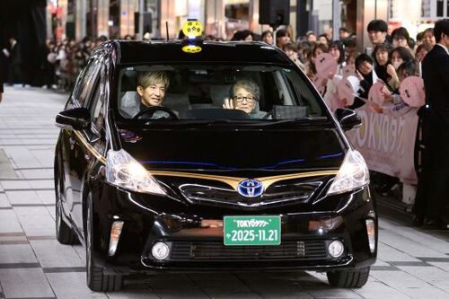 TOKYOtaxi-11.12-tutenkaku-taxi-550.jpg